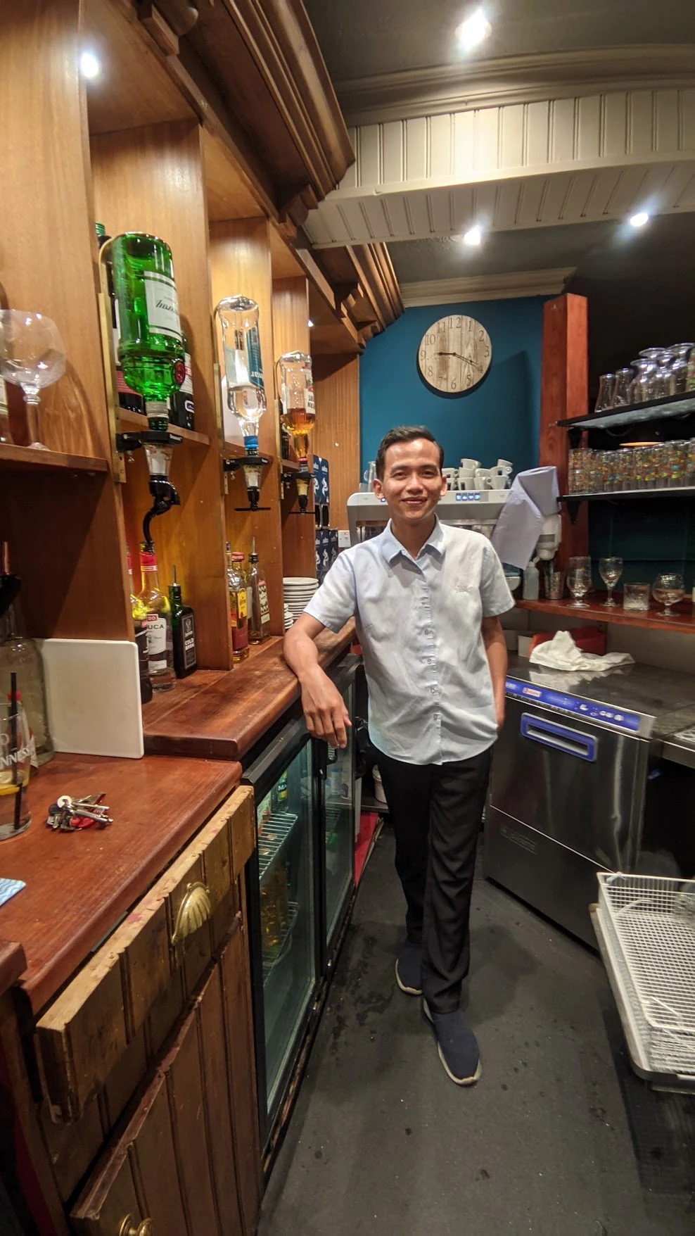 Bar & Beverage Service